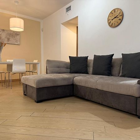 Comecasa Modern Apartment In Historical Centre Асти Екстериор снимка