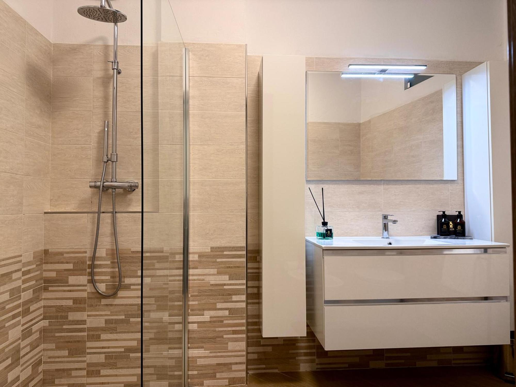 Comecasa Modern Apartment In Historical Centre Асти Екстериор снимка